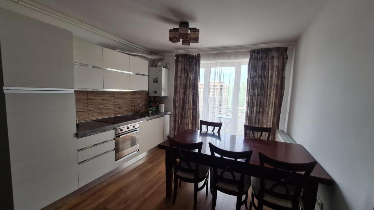 Apartament Mirubias Appartement Braşov Buitenkant foto