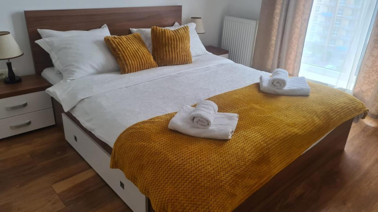 Apartament Mirubias Appartement Braşov Buitenkant foto